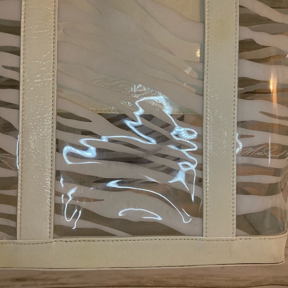 Micheal Kors• Clear and White Zebra print tote - Picture 5 of 13